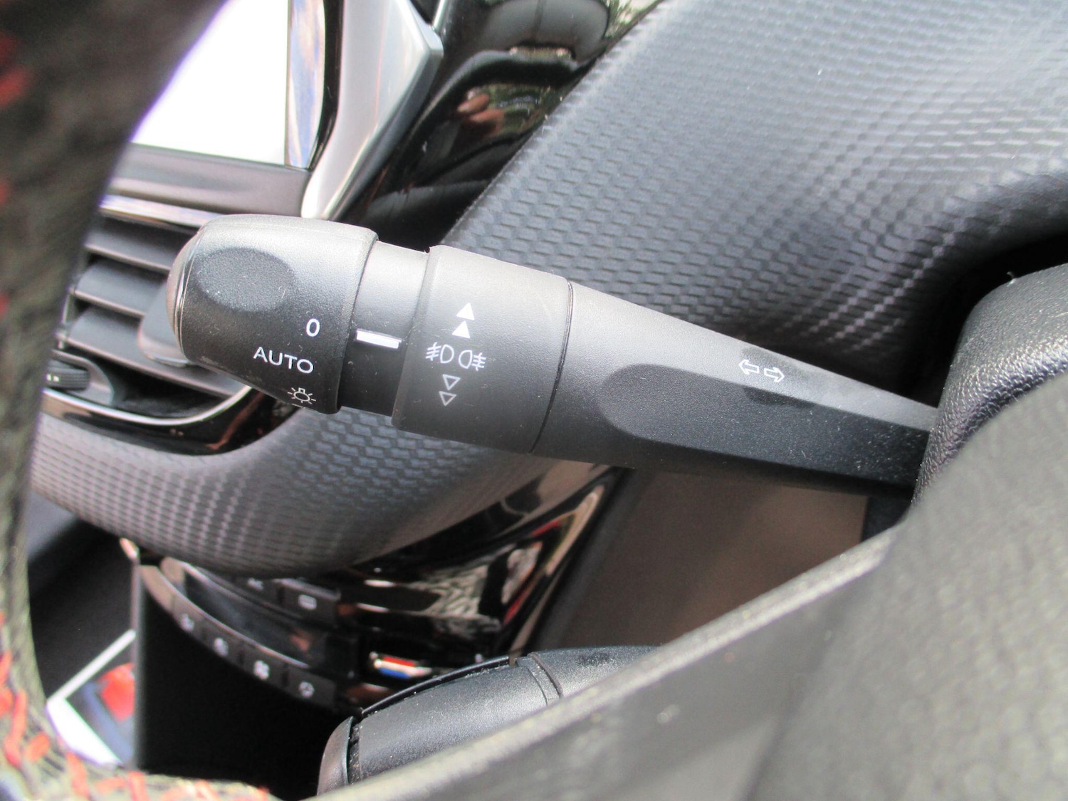 Used Peugeot 208 2015 for sale - 76975428: Photo 33