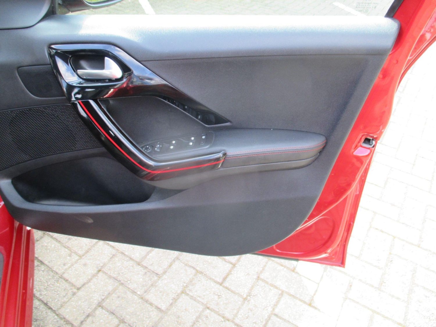 Used Peugeot 208 2015 for sale - 76975428: Photo 37