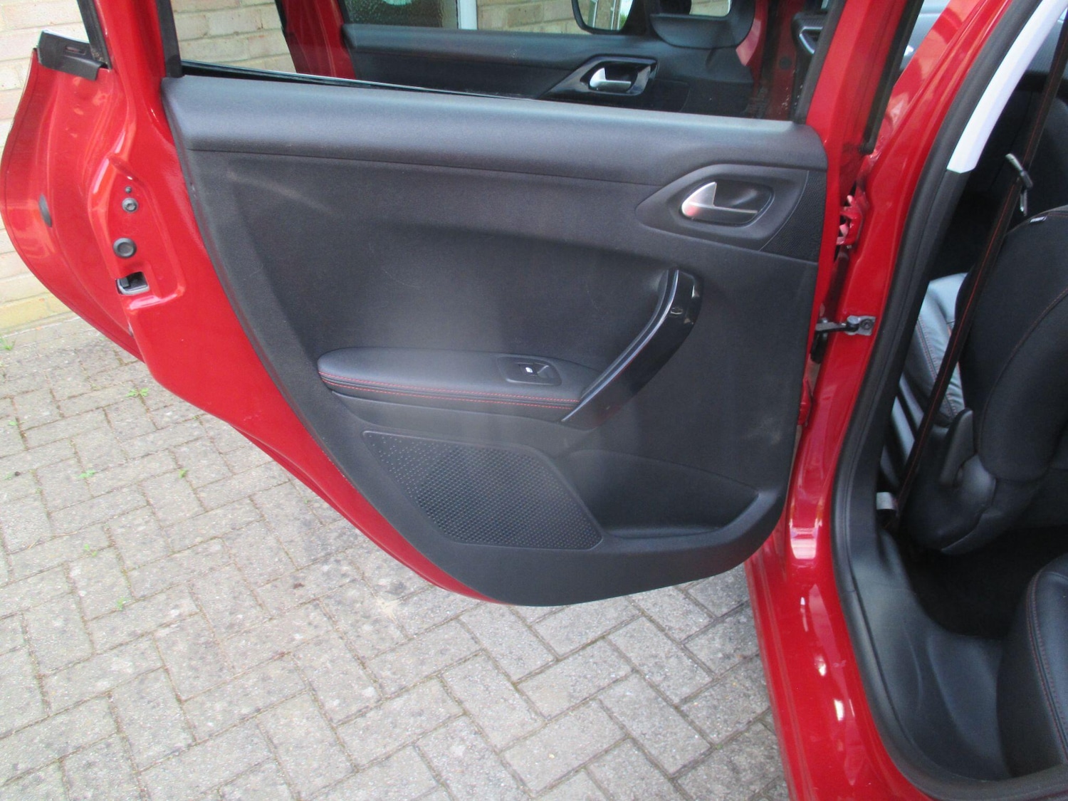 Used Peugeot 208 2015 for sale - 76975428: Photo 39