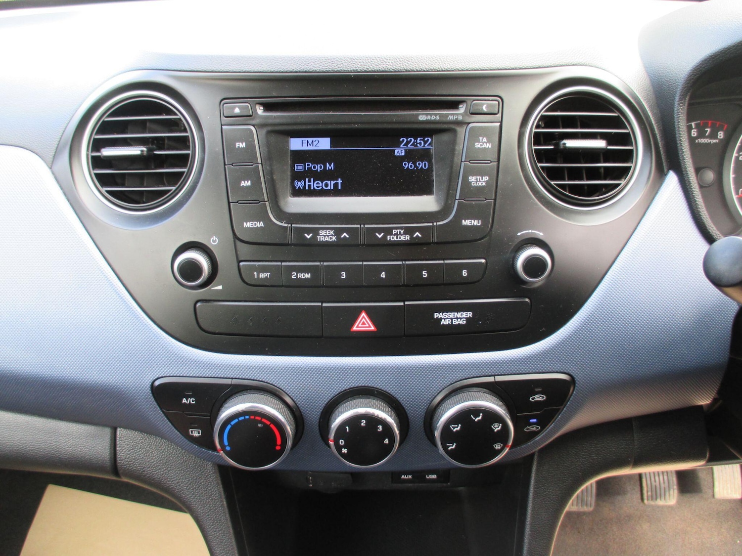 Used Hyundai i10 2014 for sale - 78072121: Photo 15