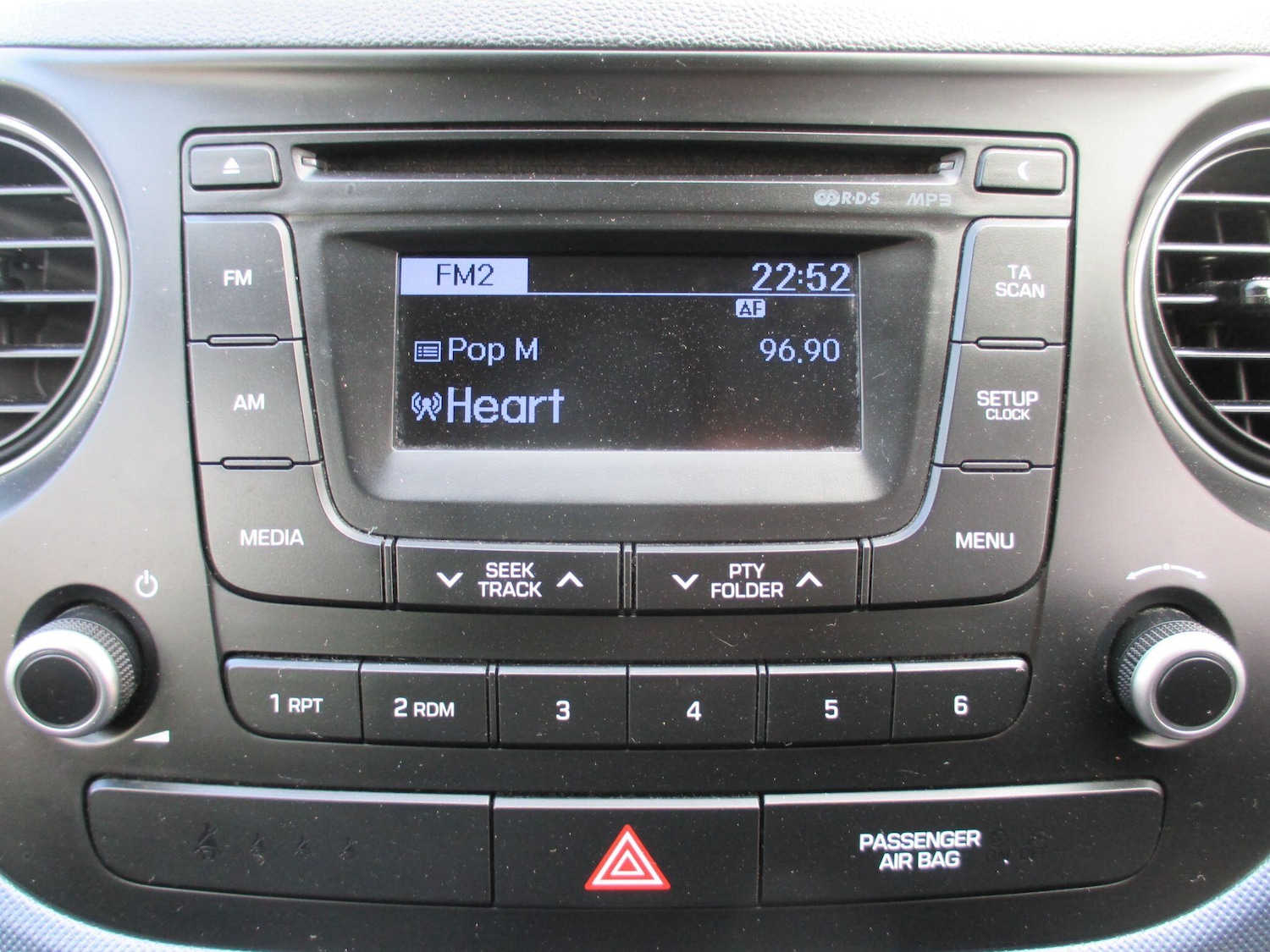 Used Hyundai i10 2014 for sale - 78072121: Photo 20