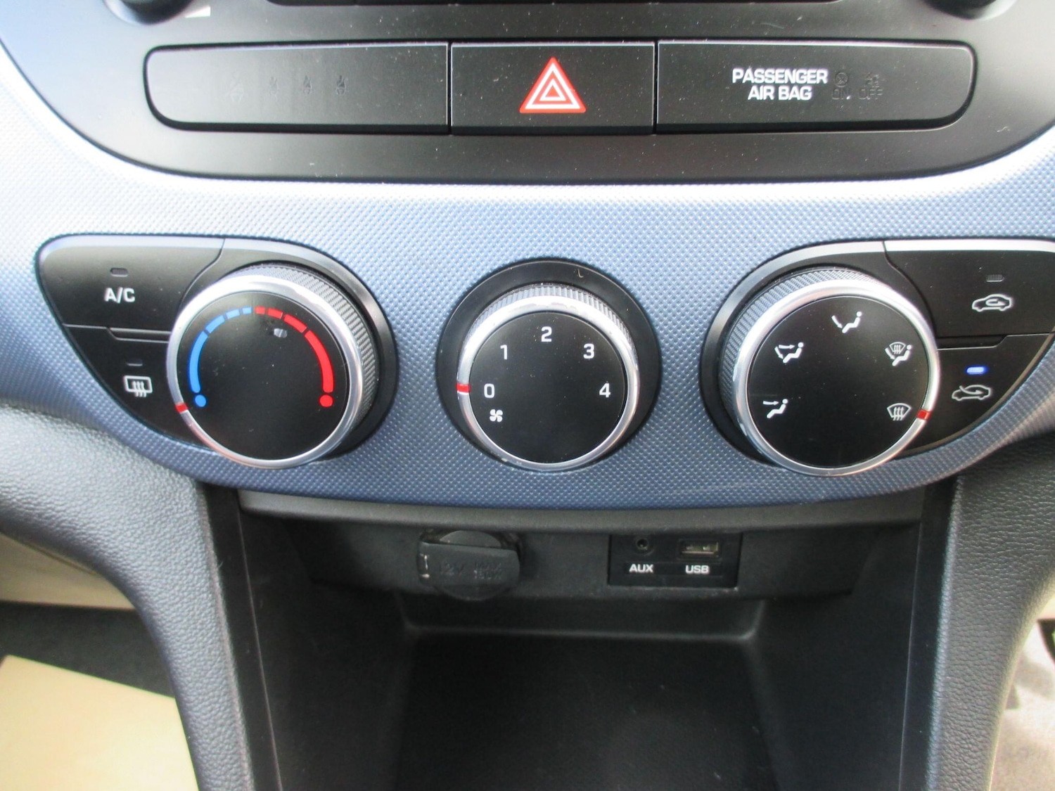 Used Hyundai i10 2014 for sale - 78072121: Photo 21