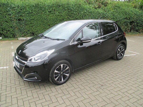 Used Peugeot 208 2019 for sale - 75751689: Photo 2