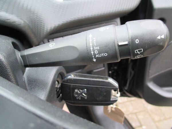 Used Peugeot 208 2019 for sale - 75751689: Photo 32