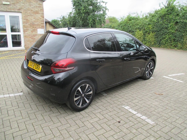 Used Peugeot 208 2019 for sale - 75751689: Photo 5