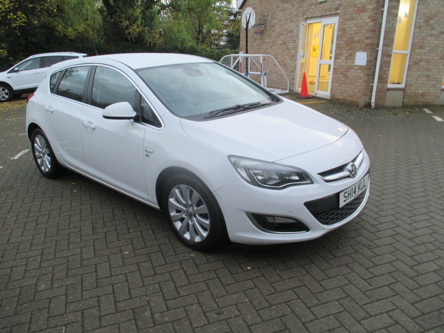 Used Vauxhall Astra 2014 for sale - 76440656: Photo 1