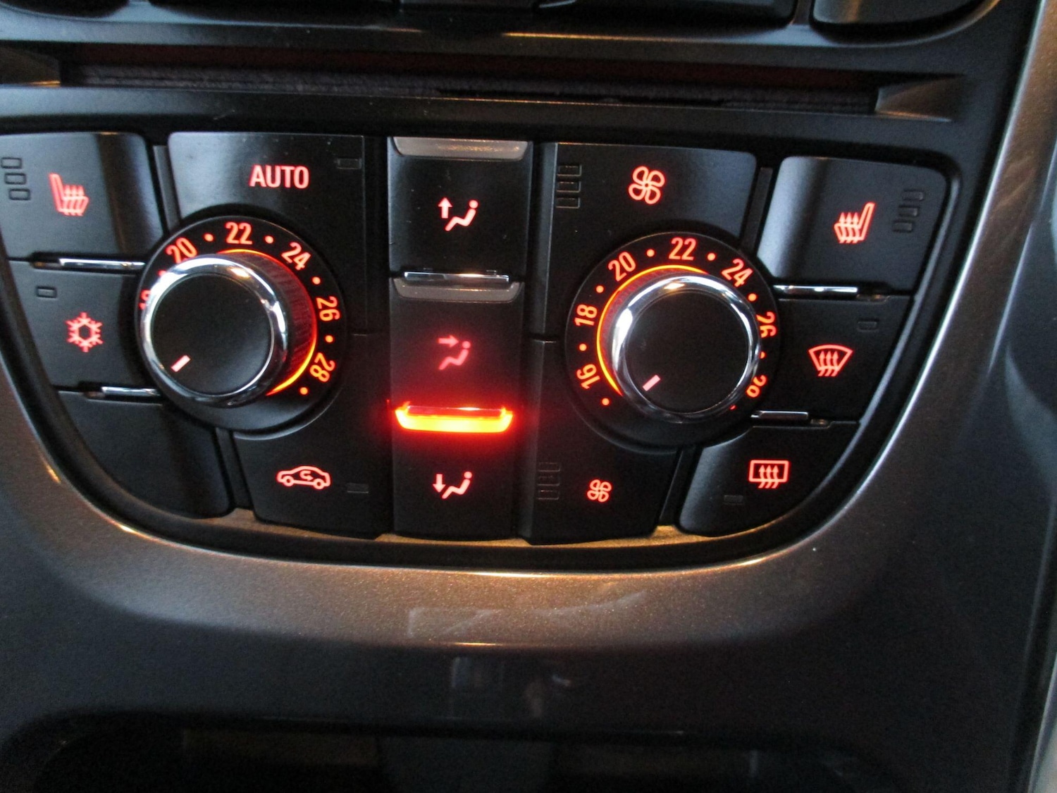 Used Vauxhall Astra 2014 for sale - 76440656: Photo 21