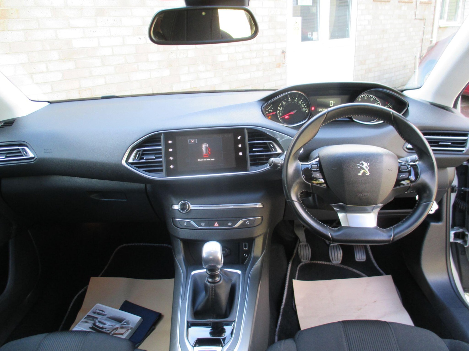 Used Peugeot 308 2014 for sale - 76215229: Photo 14