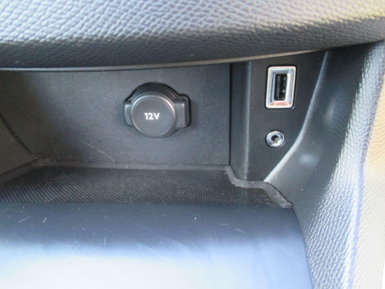 Used Peugeot 308 2014 for sale - 76215229: Photo 28