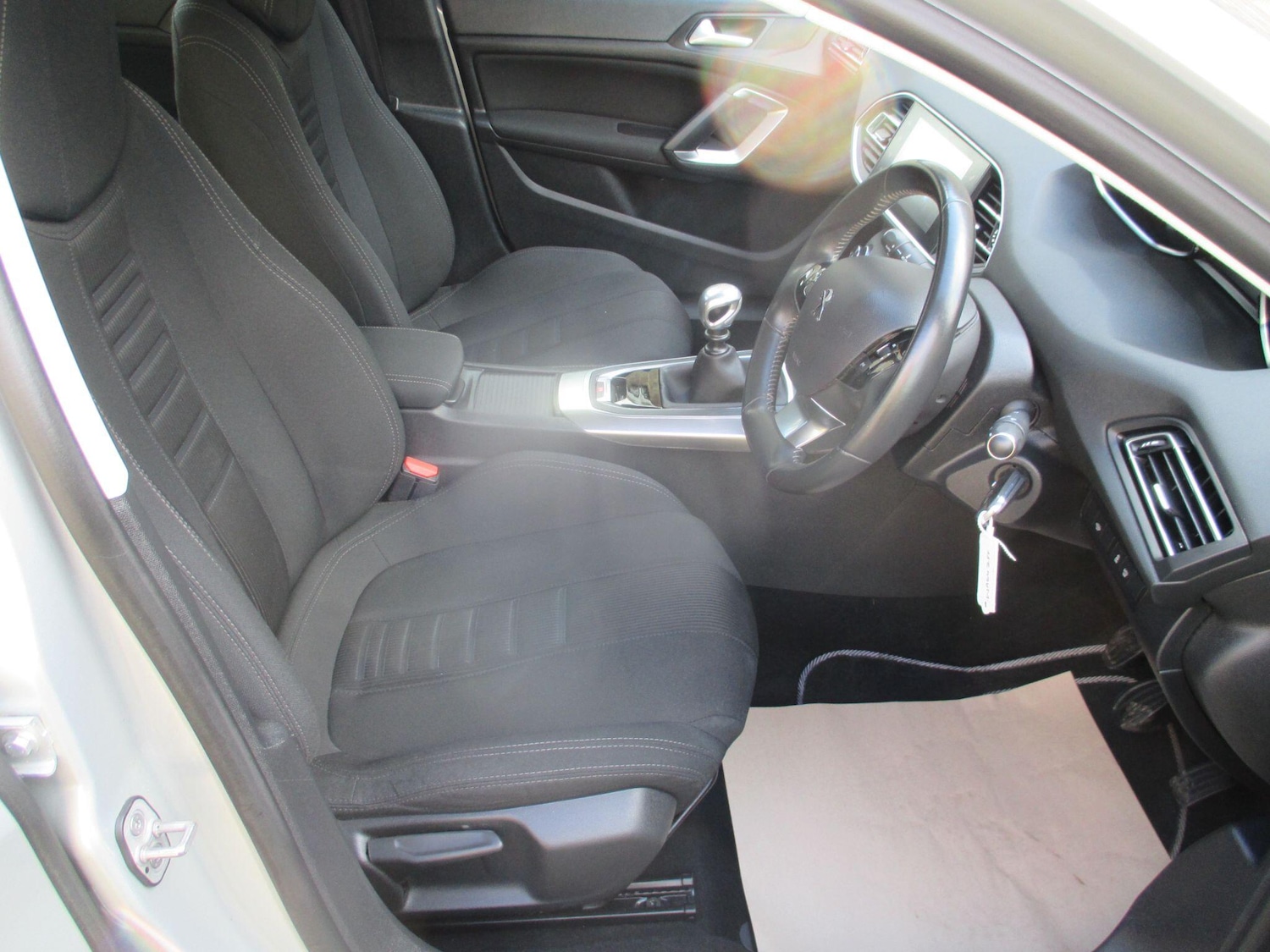 Used Peugeot 308 2014 for sale - 76215229: Photo 31