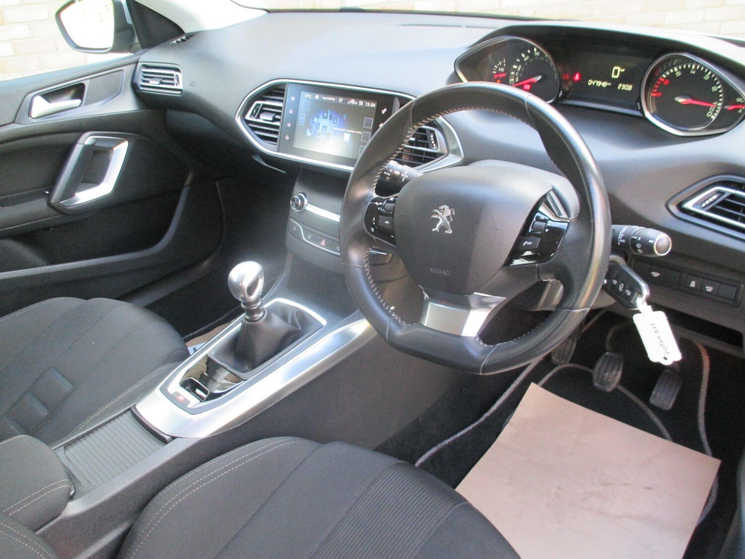 Used Peugeot 308 2014 for sale - 76215229: Photo 32