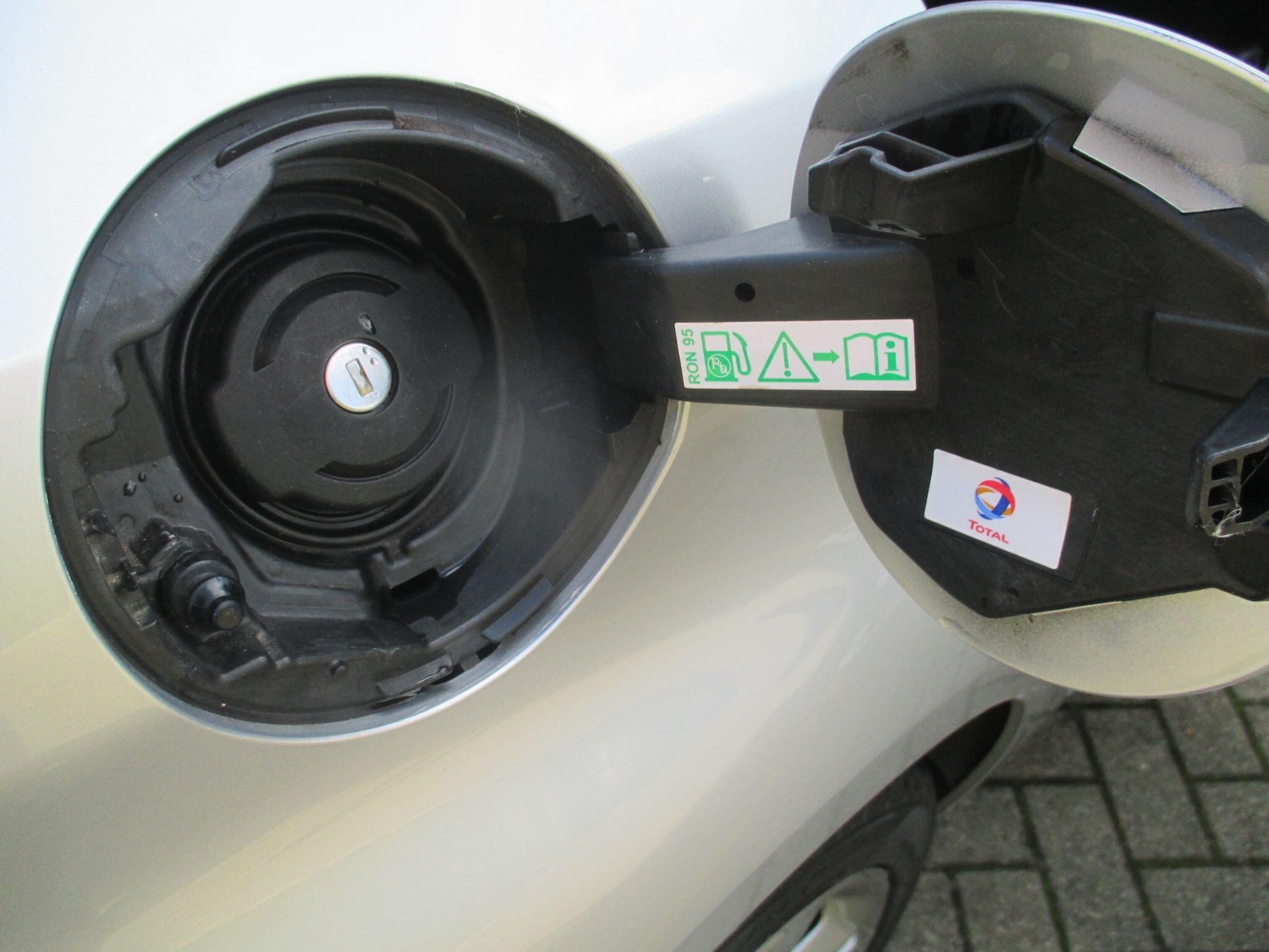 Used Peugeot 308 2014 for sale - 76215229: Photo 42