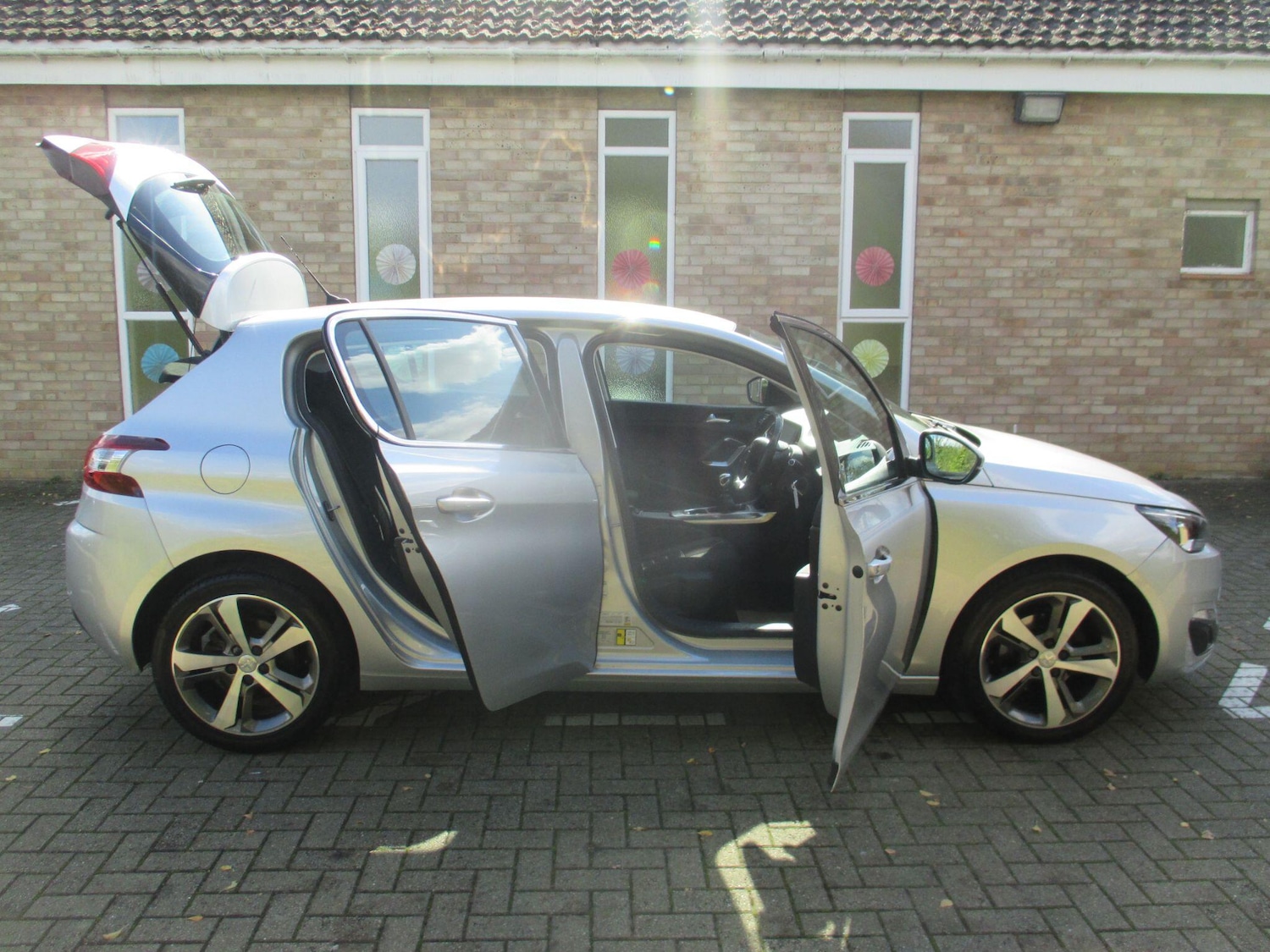 Used Peugeot 308 2014 for sale - 76215229: Photo 9