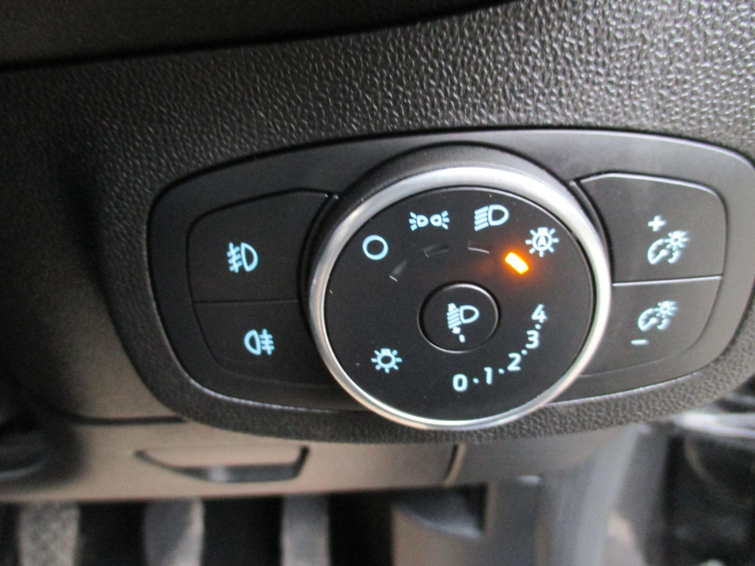 Used Ford Fiesta 2018 for sale - 77612888: Photo 40