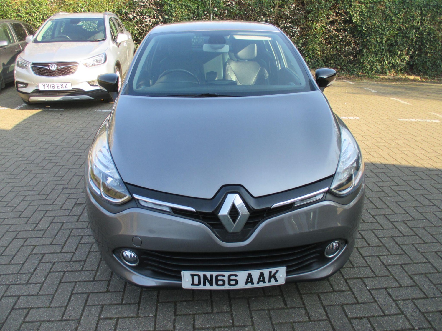 Used Renault Clio 2016 for sale - 77969732: Photo 3