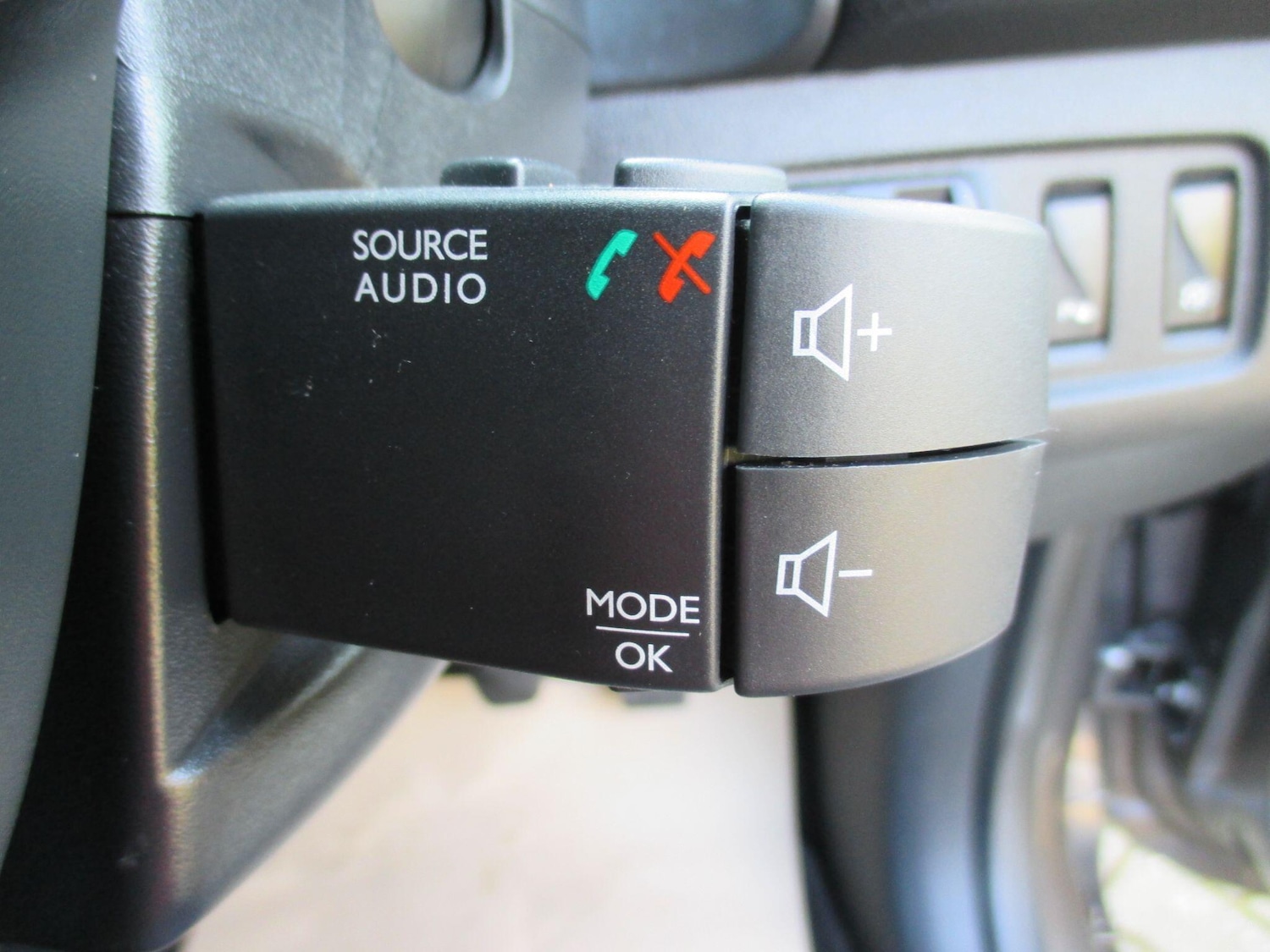 Used Renault Clio 2016 for sale - 77969732: Photo 37