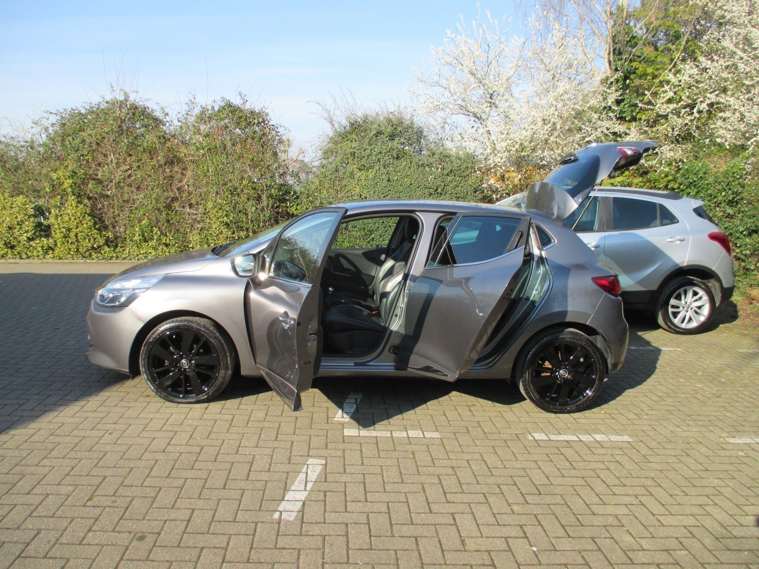 Used Renault Clio 2016 for sale - 77969732: Photo 9