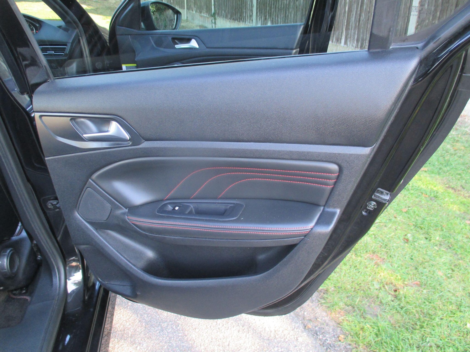 Used Peugeot 308 2016 for sale - 76167253: Photo 43