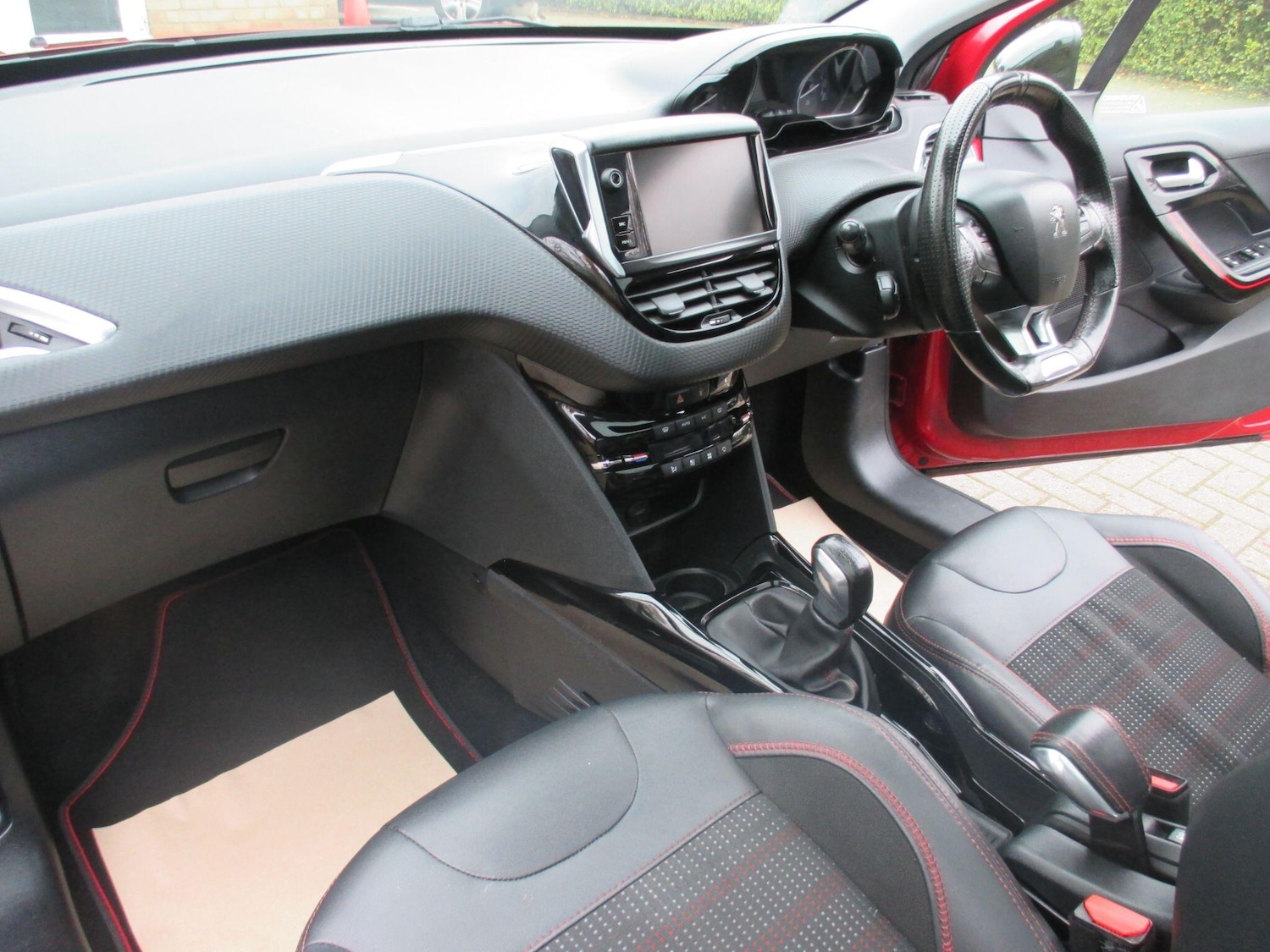 Used Peugeot 2008 2017 for sale - 76607801: Photo 15