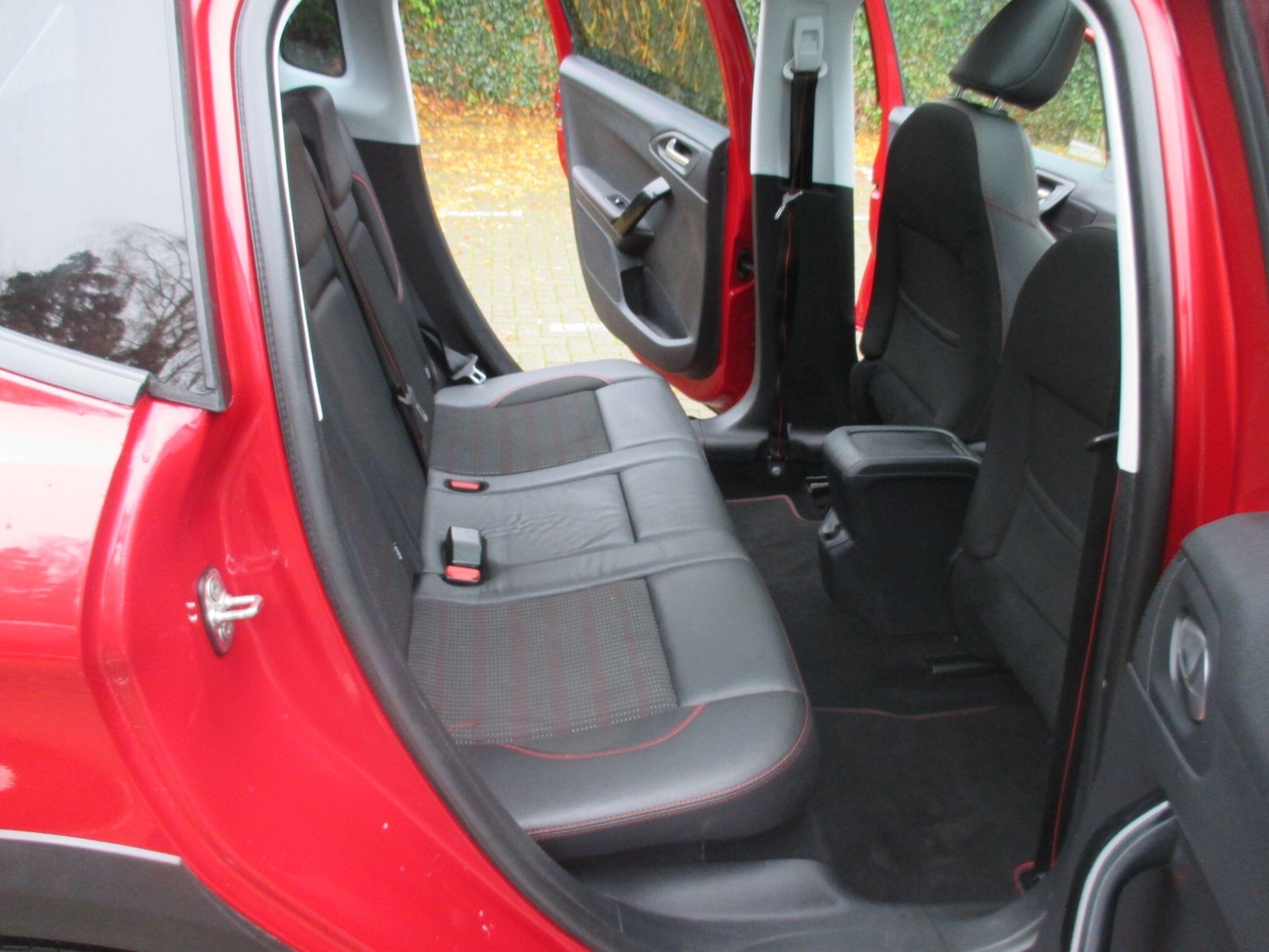 Used Peugeot 2008 2017 for sale - 76607801: Photo 27