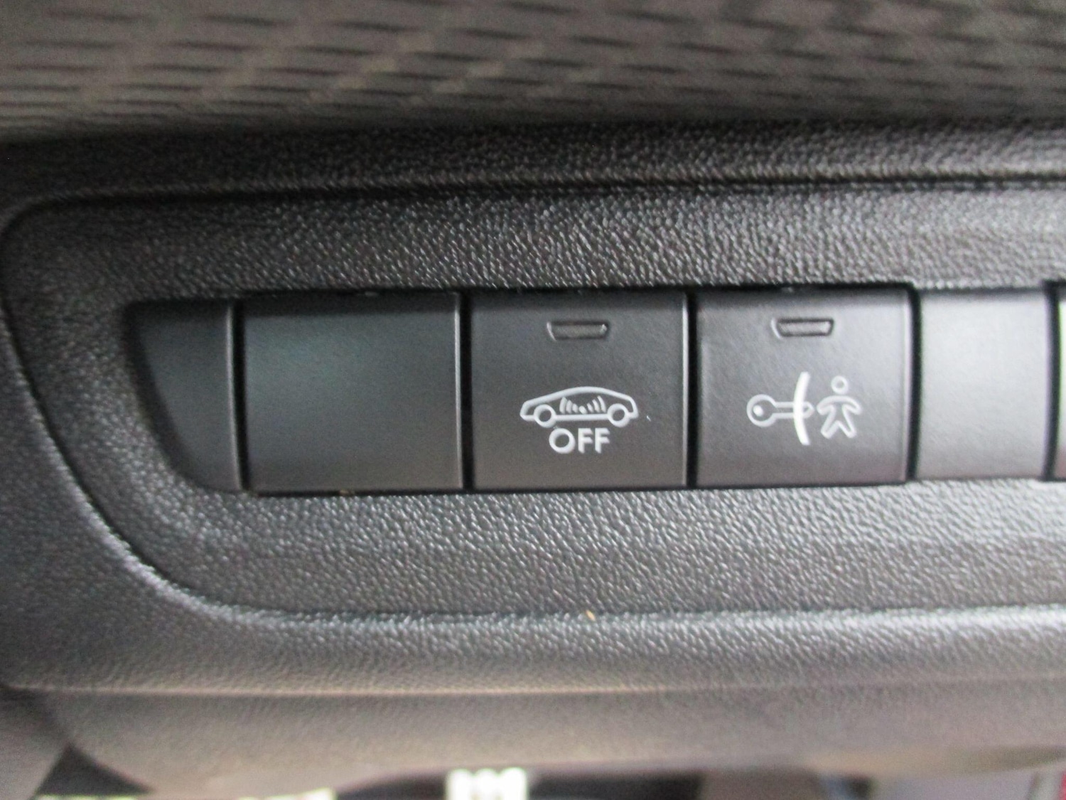 Used Peugeot 2008 2017 for sale - 76607801: Photo 37