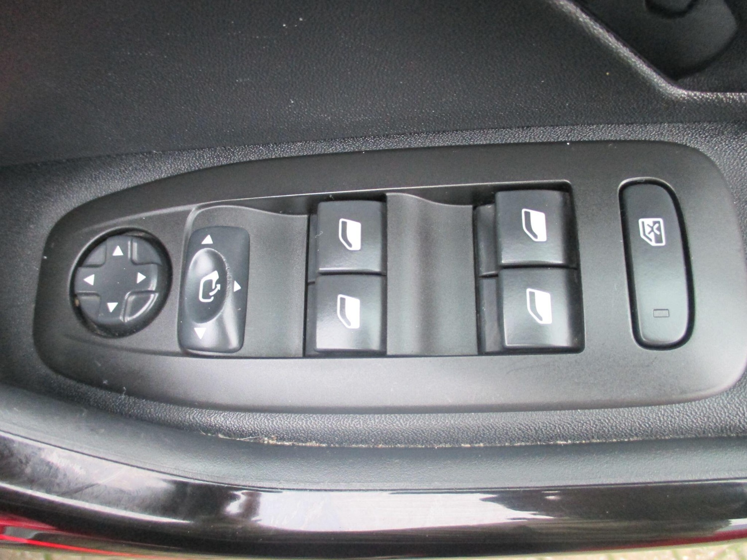 Used Peugeot 2008 2017 for sale - 76607801: Photo 41