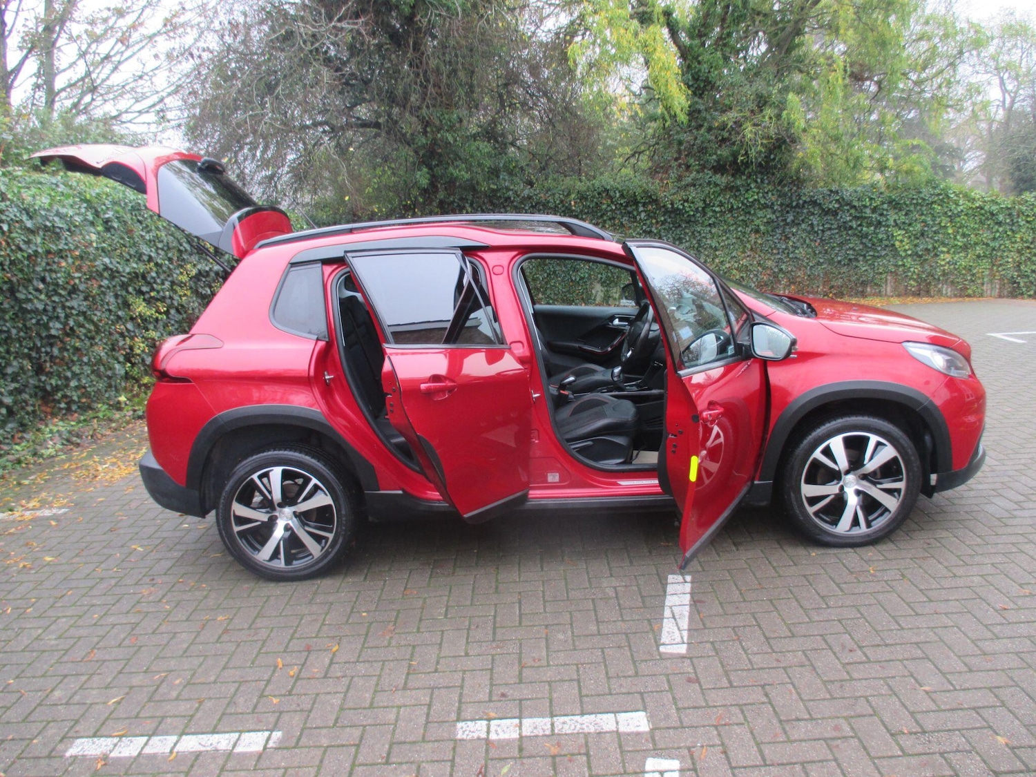 Used Peugeot 2008 2017 for sale - 76607801: Photo 9