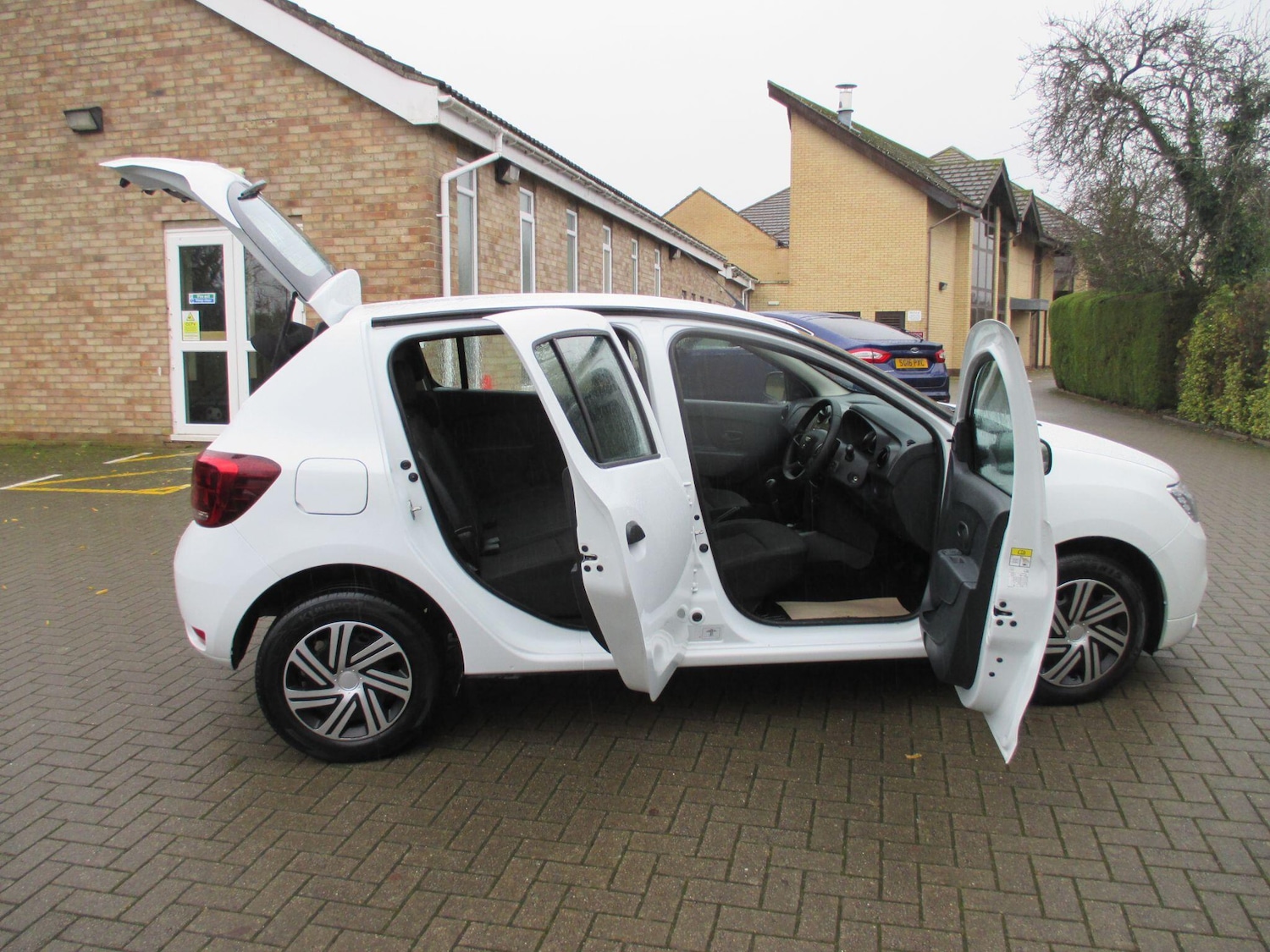 Used Dacia Sandero 2017 for sale - 76772021: Photo 9
