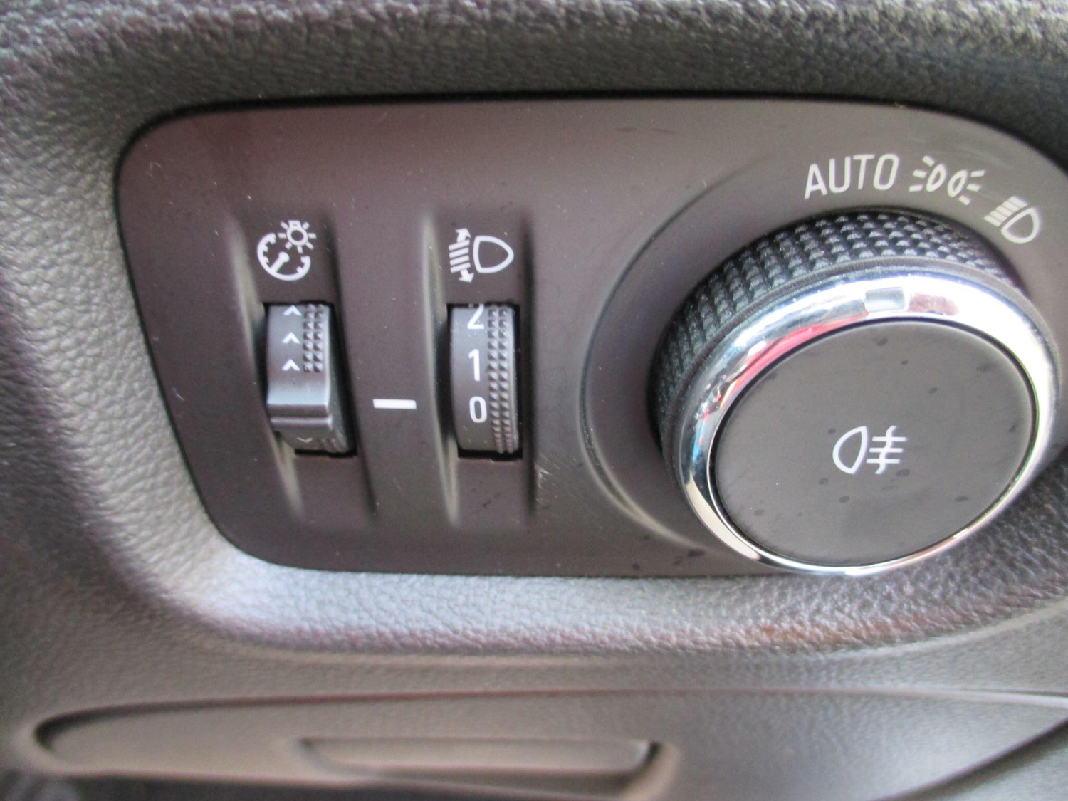 Used Vauxhall Astra for sale - 77970579: Photo 38