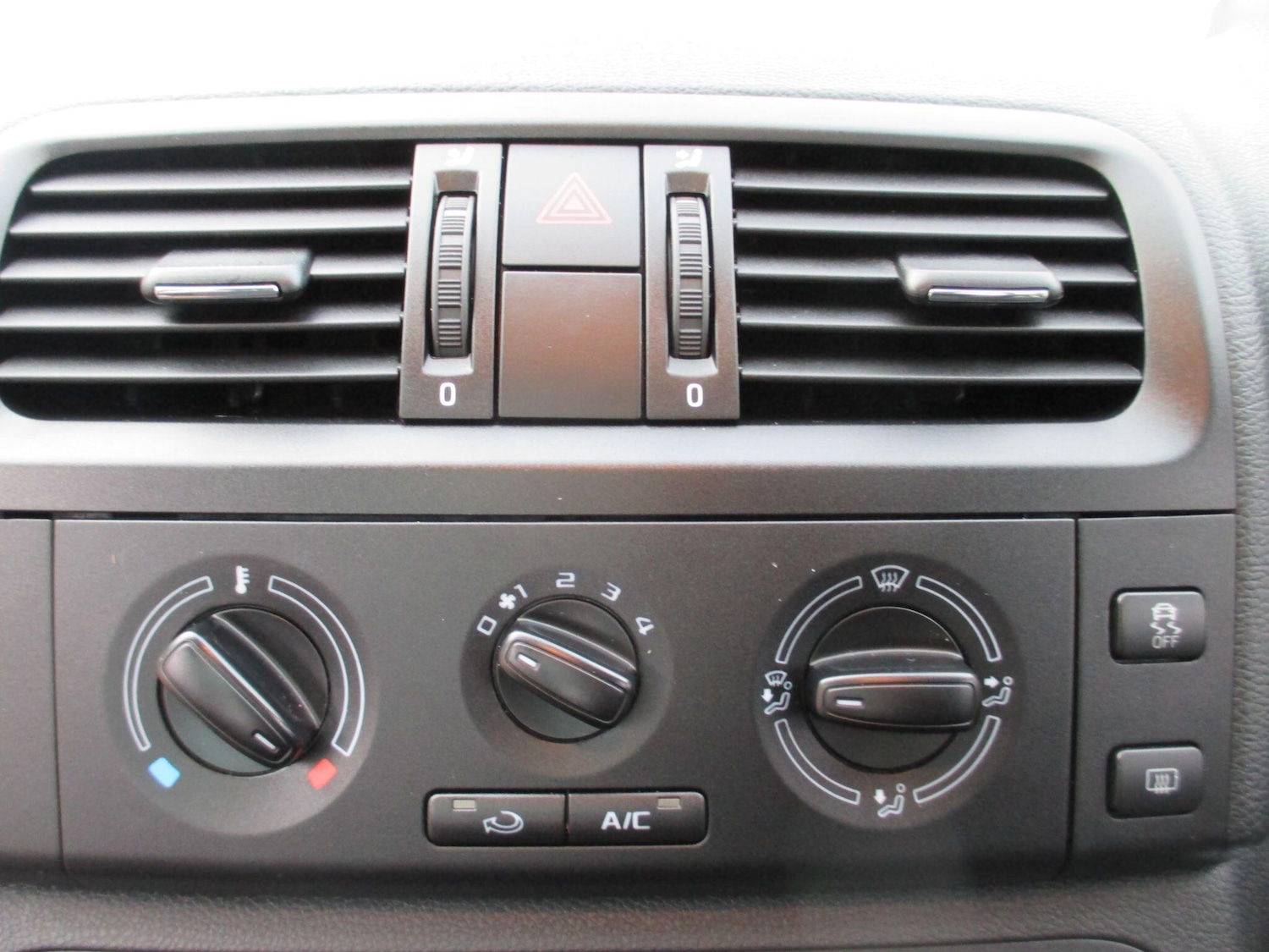 Used Skoda Roomster 2014 for sale - 77215310: Photo 19