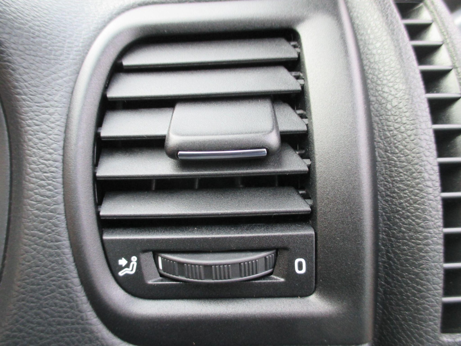 Used Skoda Roomster 2014 for sale - 77215310: Photo 33