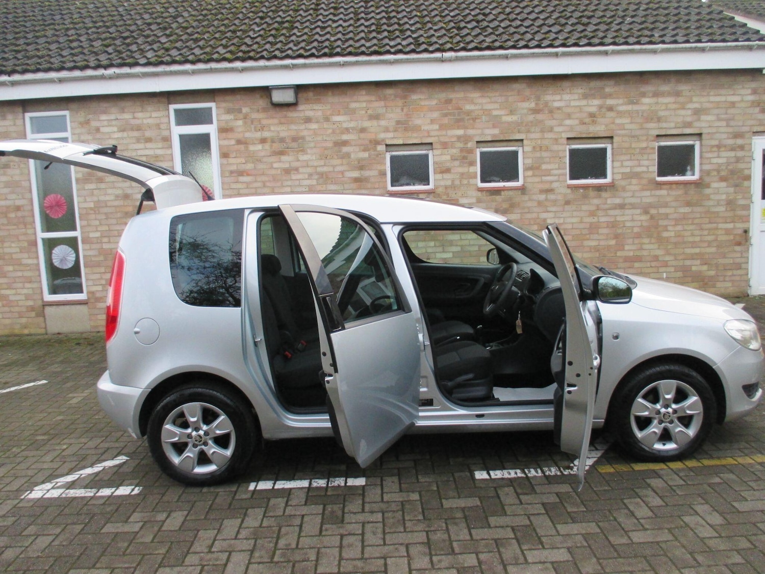 Used Skoda Roomster 2014 for sale - 77215310: Photo 9