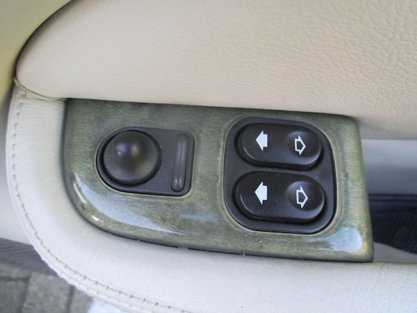 Used Jaguar XKR 2002 for sale - 76071568: Photo 37