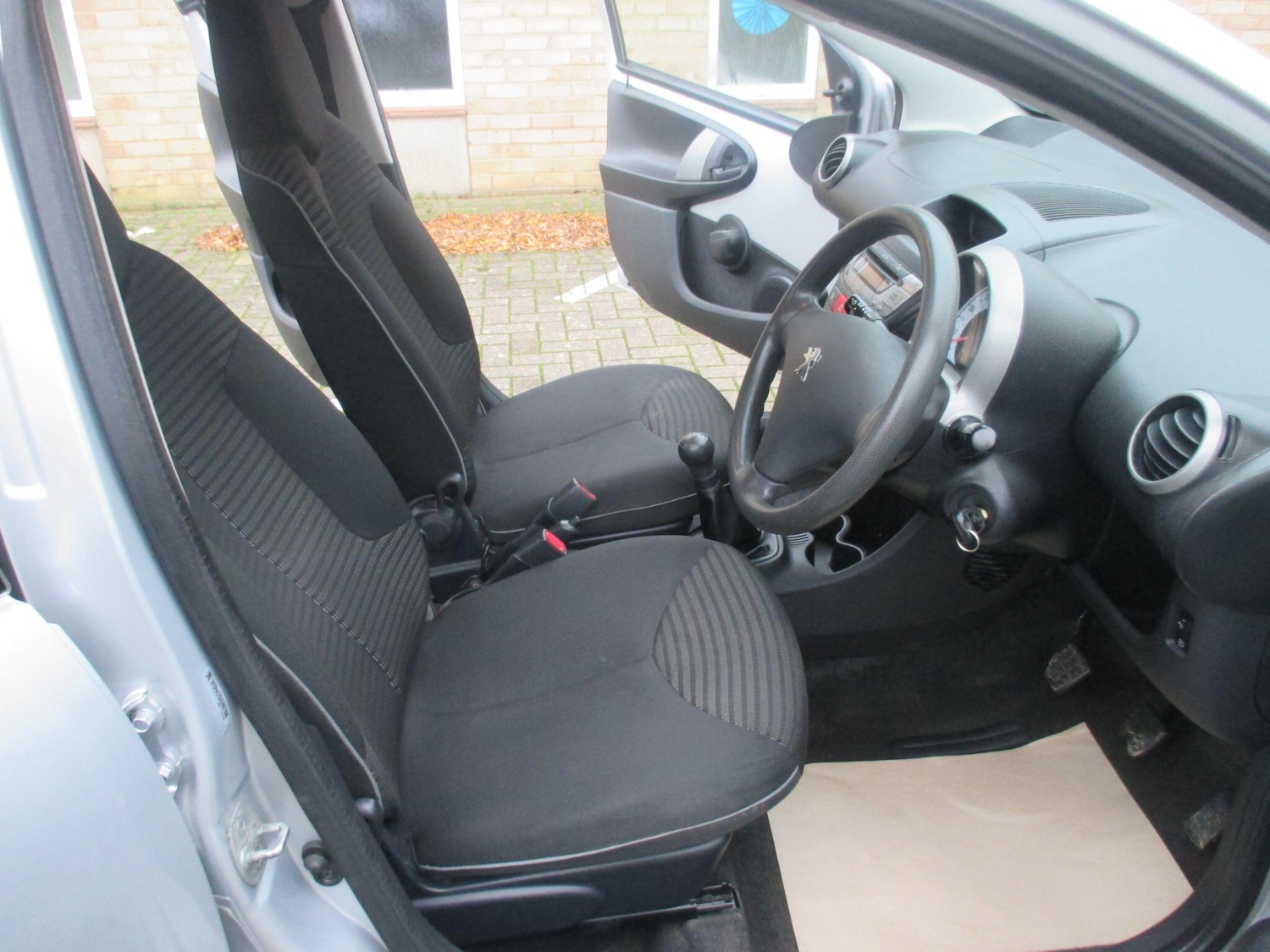 Used Peugeot 107 2013 for sale - 77057190: Photo 18