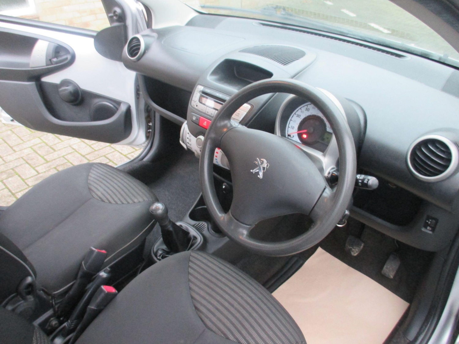 Used Peugeot 107 2013 for sale - 77057190: Photo 19