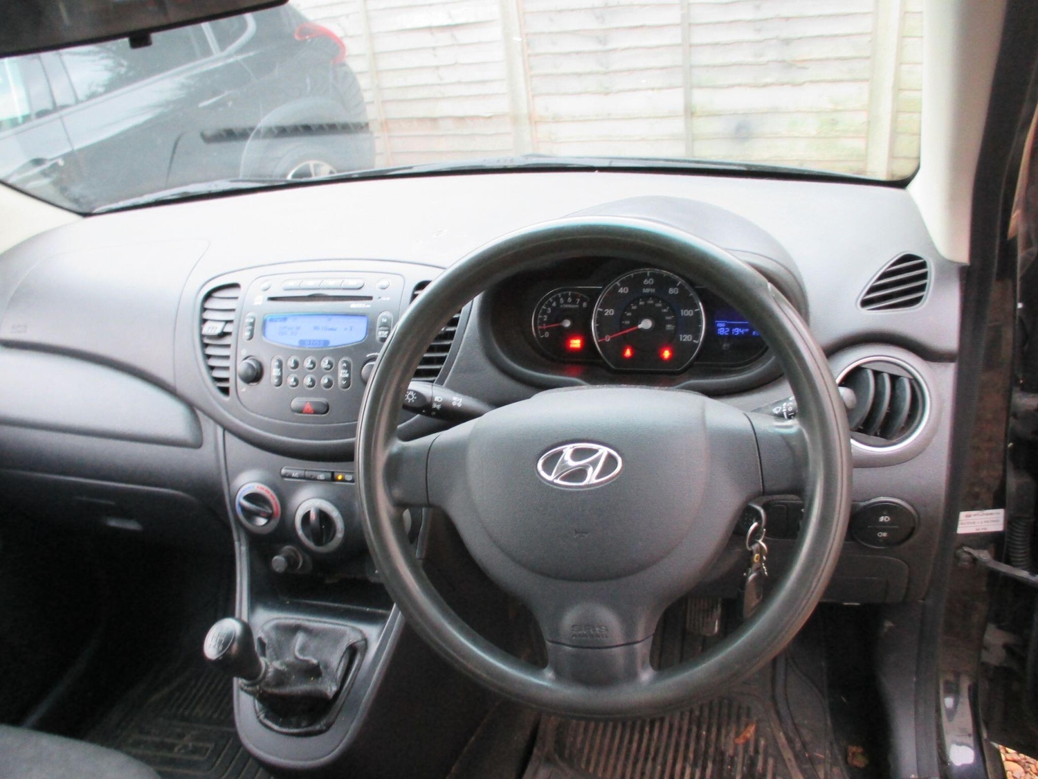 Used Hyundai i10 2011 for sale - 76657585: Photo 10