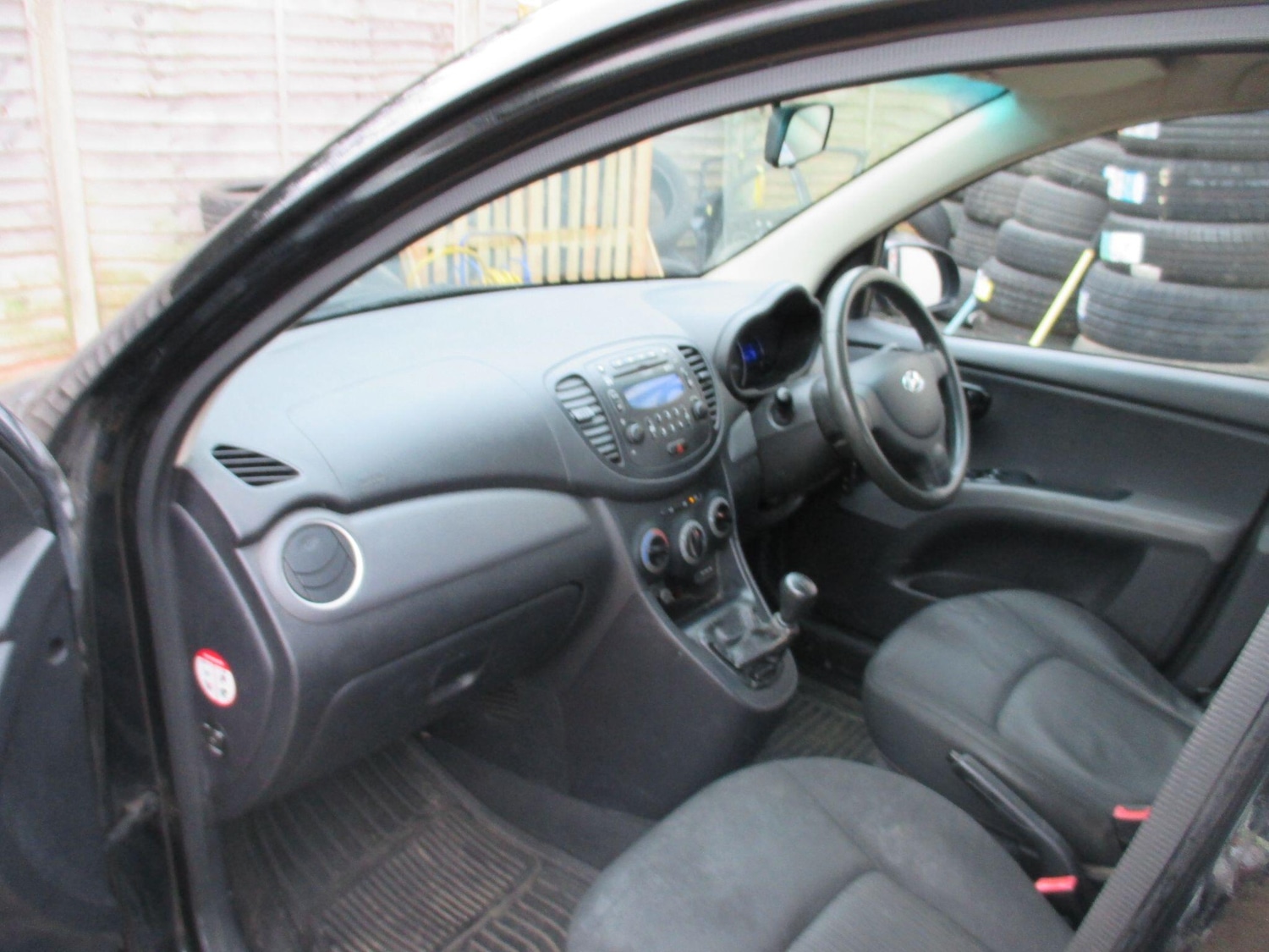 Used Hyundai i10 2011 for sale - 76657585: Photo 14