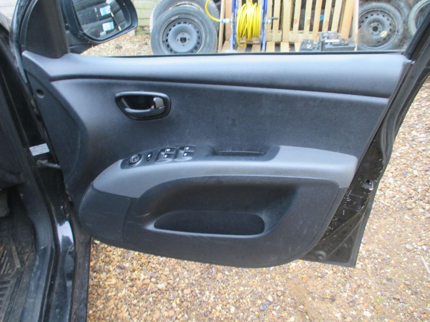 Used Hyundai i10 2011 for sale - 76657585: Photo 15