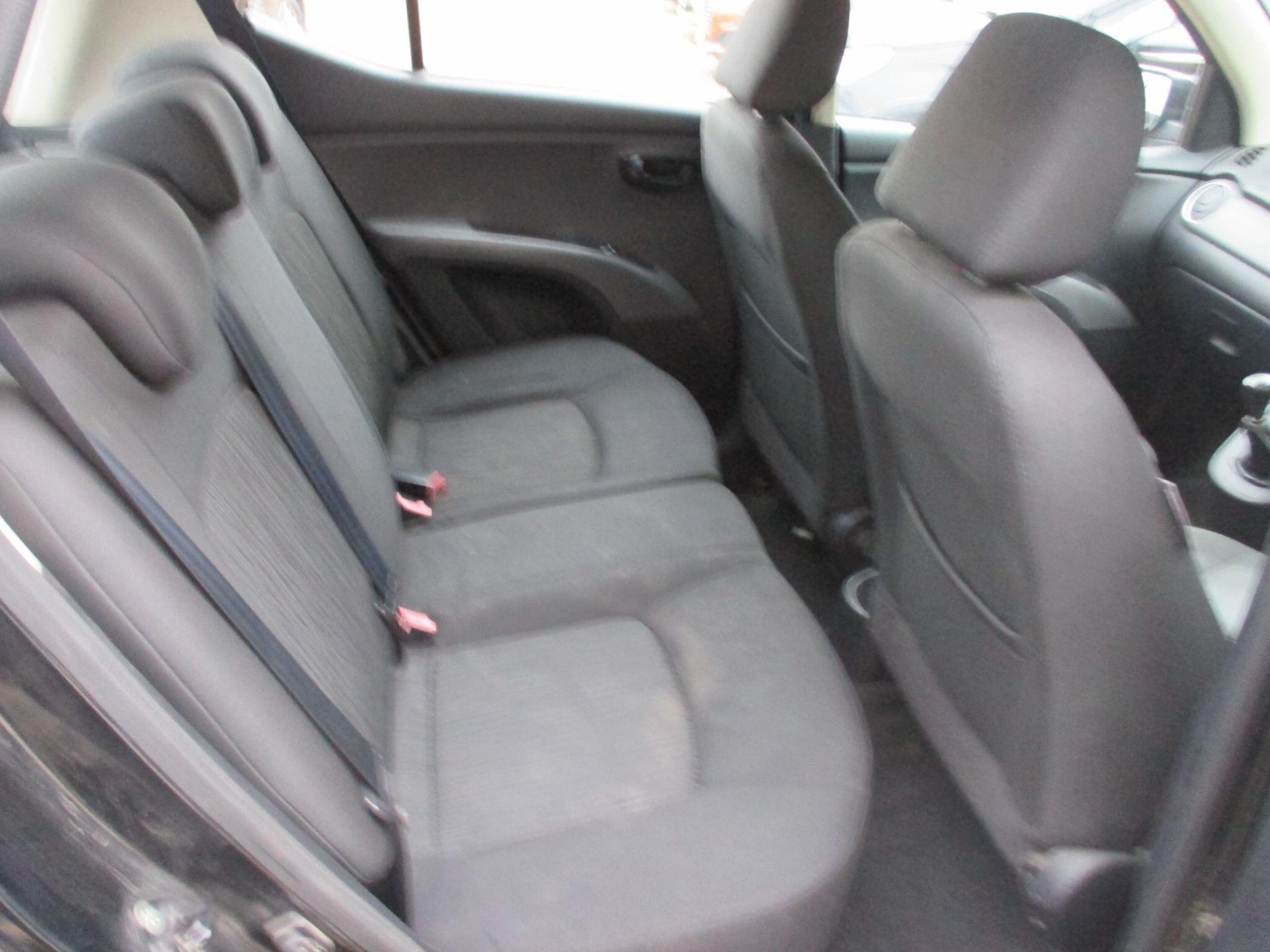 Used Hyundai i10 2011 for sale - 76657585: Photo 18