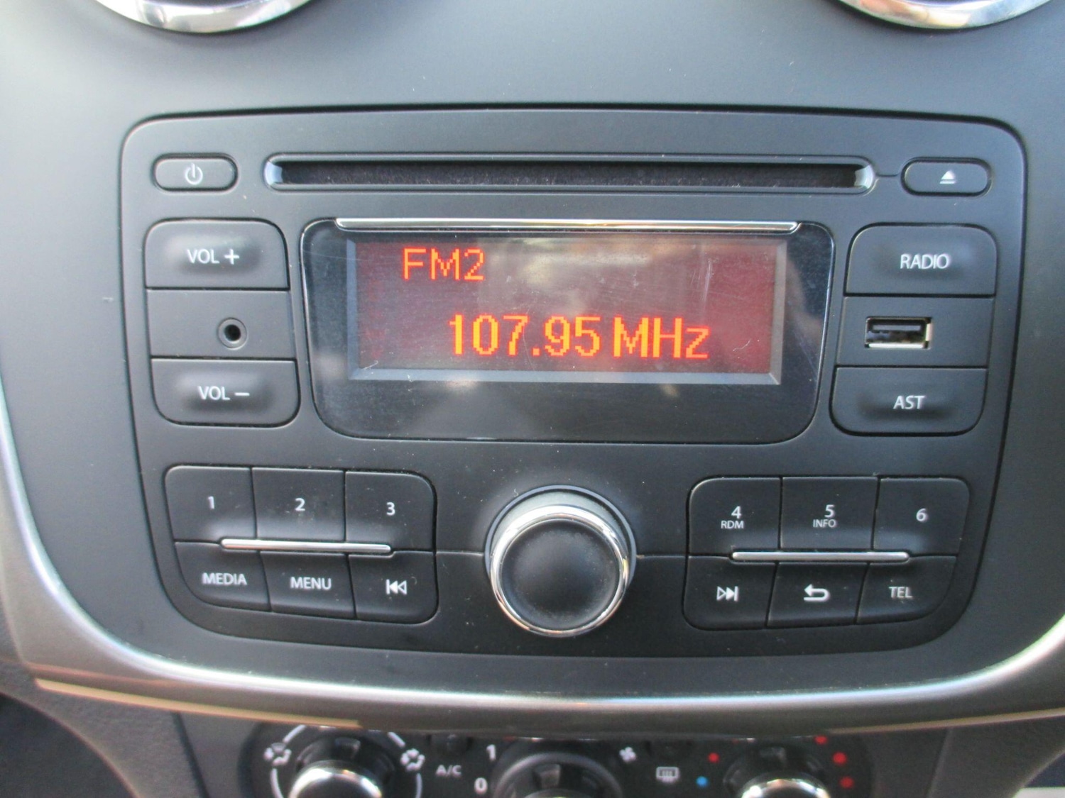 Used Dacia Sandero 2015 for sale - 77439961: Photo 19