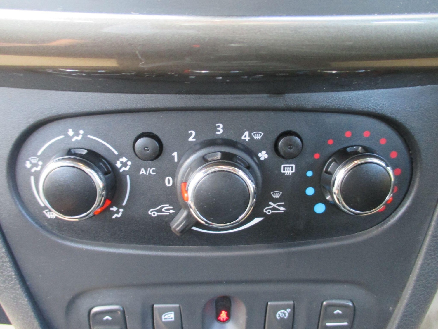 Used Dacia Sandero 2015 for sale - 77439961: Photo 20