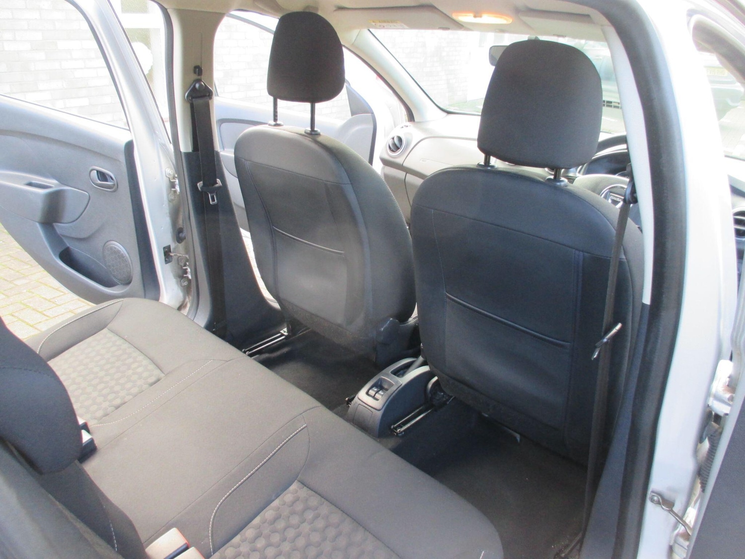 Used Dacia Sandero 2015 for sale - 77439961: Photo 28