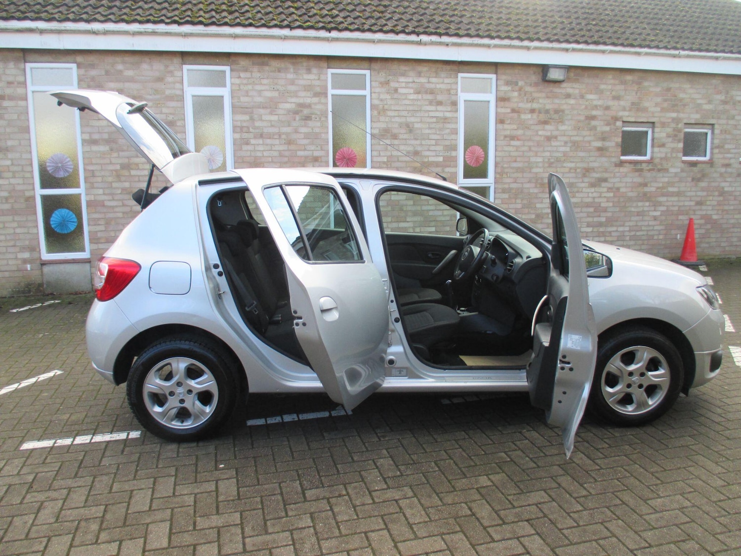 Used Dacia Sandero 2015 for sale - 77439961: Photo 9