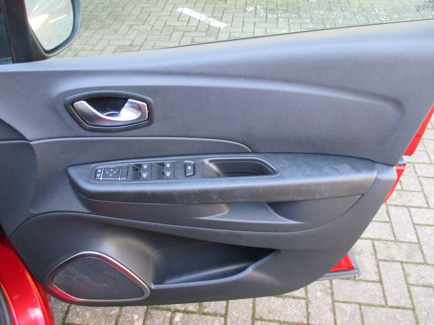 Used Renault Captur 2018 for sale - 77574277: Photo 42