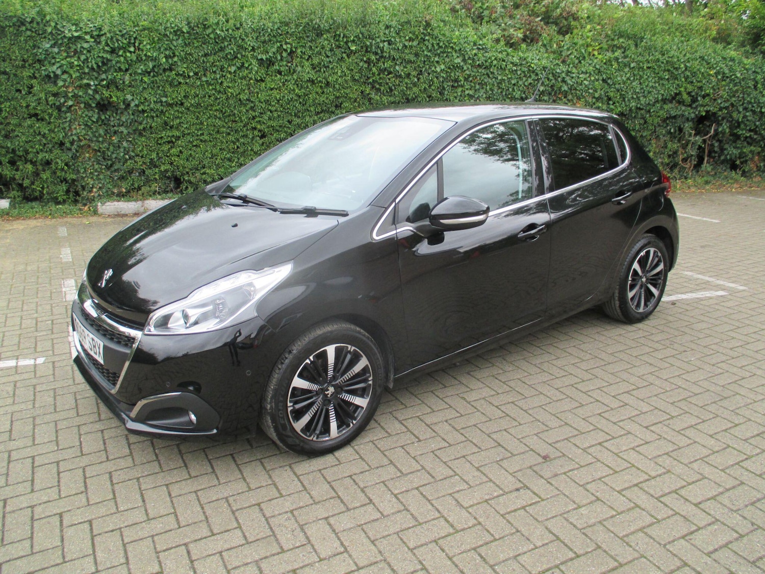Used Peugeot 208 2019 for sale - 76987980: Photo 2