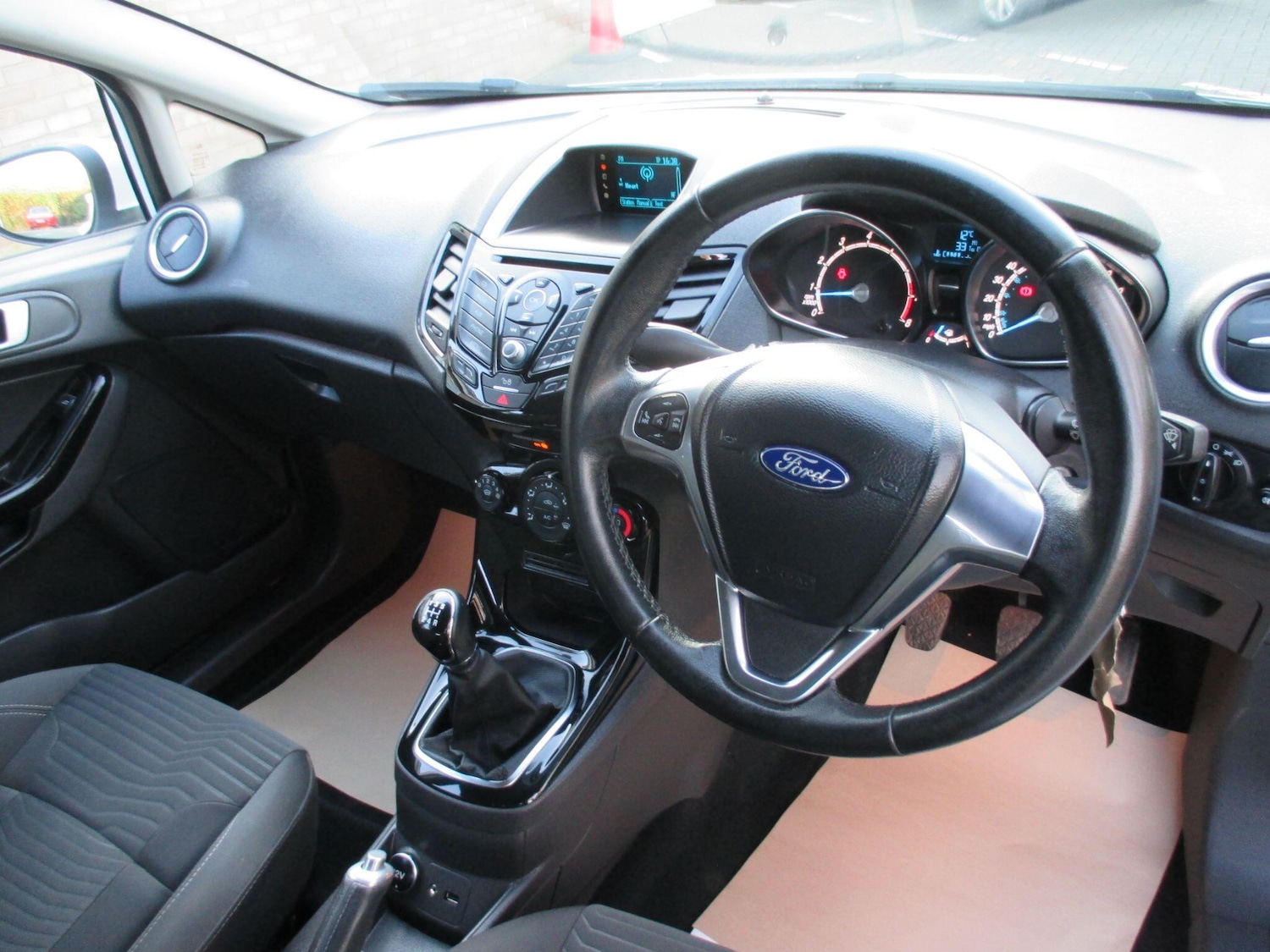 Used Ford Fiesta 2015 for sale - 78047730: Photo 18