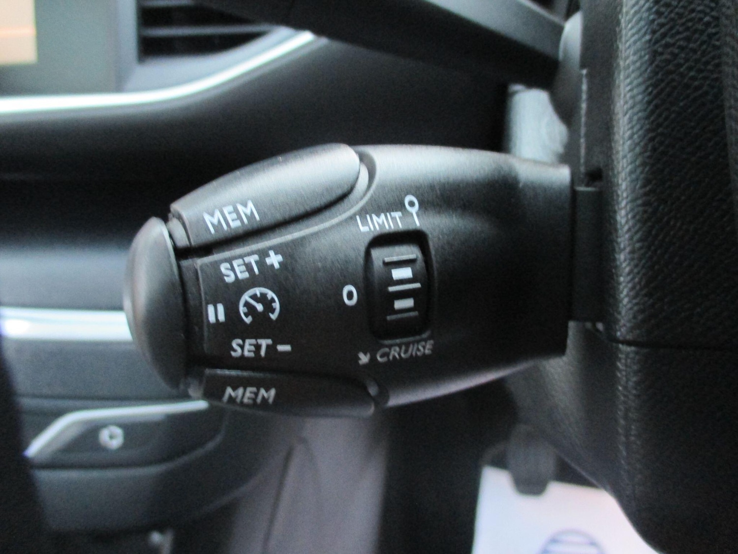 Used Peugeot 308 2018 for sale - 76992294: Photo 38