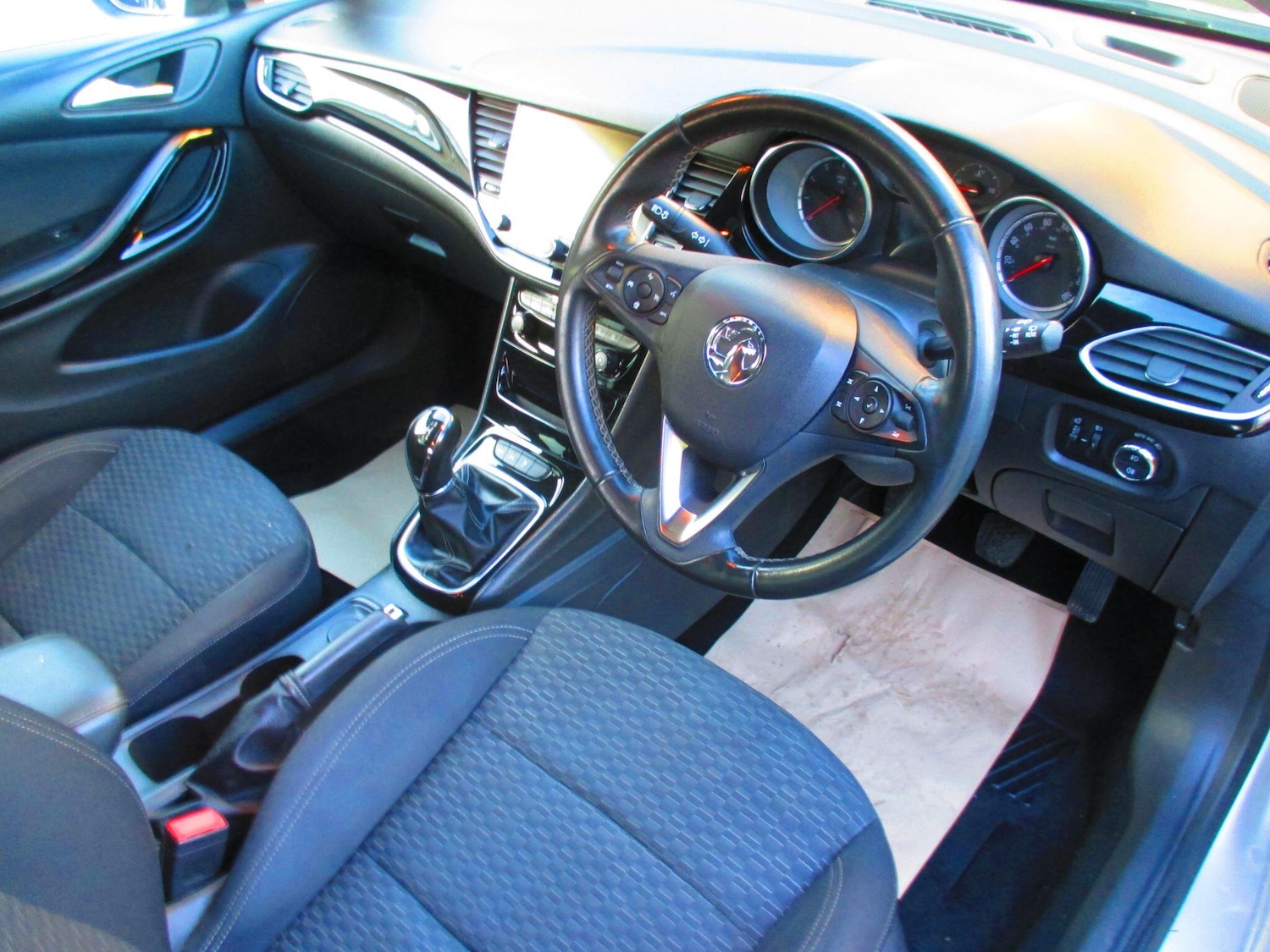 Used Vauxhall Astra 2017 for sale - 77016024: Photo 17