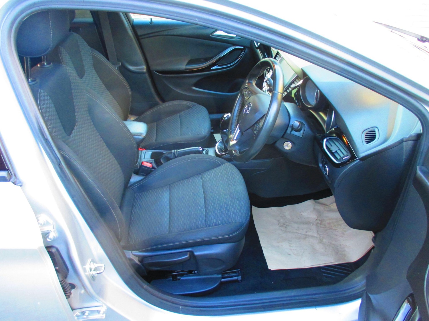 Used Vauxhall Astra 2017 for sale - 77016024: Photo 24