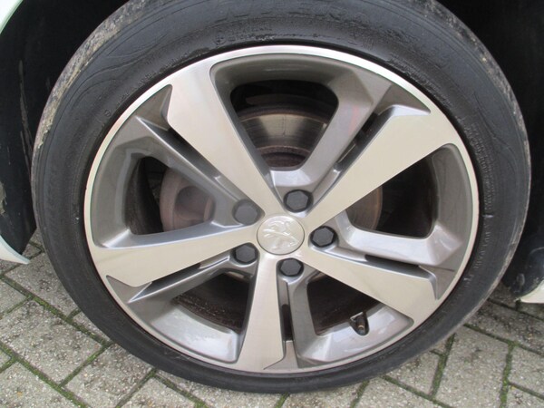 Used Peugeot 308 2015 for sale - 76213975: Photo 10